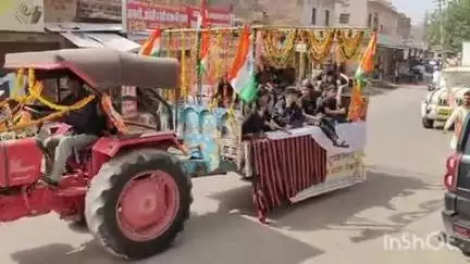 पोकरण: महेश नवमी के अवसर पर माहेश्वरी भवन से शहर के मुख्य मार्गों पर निकली शोभायात्रा, जनप्रतिनिधियों ने की पुष्प वर्षा