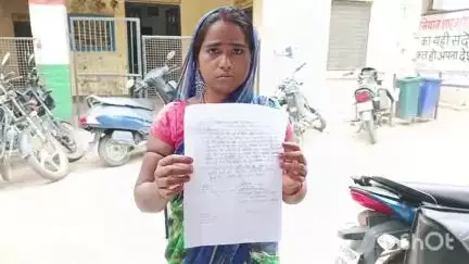 जलालाबाद: गांव चौक मनोरथपुर में बच्चों के विवाद के बाद दो महिलाओं के बीच चले लात-घुसे, थाने में की गई शिकायत