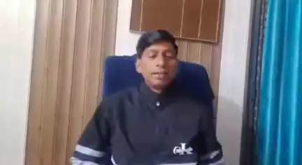 पोखरी: पोखरी में नगर पंचायत अध्यक्ष ने कहा कि लोक निर्माण विभाग की नालियां और स्कबर बंद हैं