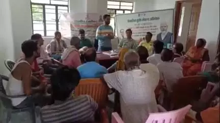 मझौलिया: मझौलिया प्रखंड के सेनूअरिया पंचायत के माधोपुर गांव में कृषि गोष्ठी का आयोजन