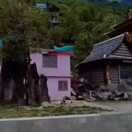 निचार: कल्पा में आयोजित होने वाले साहित्य महोत्सव को लेकर नरेंद्र नेगी ने भाबाघाटी का दौरा किया, लोगों को कर रहे प्रेरित