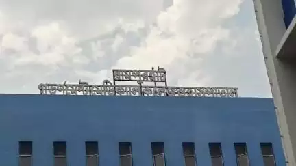 রামপুরহাট ১: আর রক্তের দাগ লাগা,নোংরা বিছানা নয় এবার  প্রতিদিন পরিচ্ছন্ন বেড শিট পাচ্ছেন রামপুরহাট মেডিকেল কলেজ  ও হাসপাতালের রোগীরা
