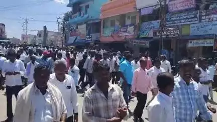 కుప్పం: కుప్పంలో ఎమ్మెల్సీ భరత్ ఆధ్వర్యంలో వెన్నుపోటు దినోత్సవ ర్యాలీ.. భారీగా తరలివచ్చిన వైసిపి నేతలు