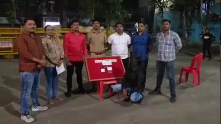 नगर: कमरेला गावठी कट्टा लावत फिरणारा आरोपी जेरबंद:कोतवाली पोलिसाची कोठी चौक येथे कारवाई