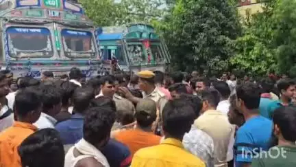 বর্ধমান ২: বড়শুলে বালি বোঝাই লরির ধাক্কায় মৃত্যু এক সাইকেল আরোহীর; রাস্তা অবরোধ, আটক লরি