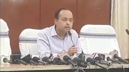 गया टाउन सीडी ब्लॉक: गया समाहरणालय में डीएम शशांक शुभंकर ने की प्रेस कांफ्रेंस, कहा- समय पर कार्यालय न आने वालों पर होगी कार्रवाई