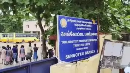 செங்கோட்டை: அழகப்பபுரம் கிராமத்திற்குள் வராமல் புறக்கணித்த அரசு பேருந்து- பணிமனையை முற்றுகையிட்ட மாணவிகள்