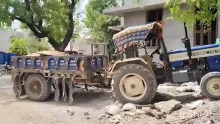 कपासन: कपासन पुलिस ने रंडियारडी RUB के निकट अवैध रूप से बजरी परिवहन करते ट्रैक्टर-ट्रॉली को किया ज़ब्त, चालक फरार
