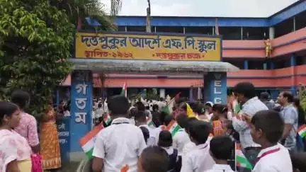 বারাসাত ১: দত্তপুকুর আদর্শ এফপি স্কুলের 'অপারেশন সিঁদুর' সাফল্য উদযাপন: বর্ণাঢ্য শোভাযাত্রা