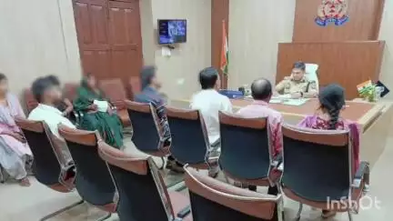गोरखपुर: SSP गोरखपुर ने अपने कार्यालय में फरियादियों की समस्याएं सुनीं, त्वरित निस्तारण के संबंध में दिए निर्देश