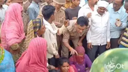 धामपुर: नहटौर के नूरपुर मार्ग पर नंहेड़ा ईट भट्टे के पास घोड़ा बुग्गी चालक की अज्ञात वाहन से टक्कर में मौत, ग्रामीणों ने लगाया जाम