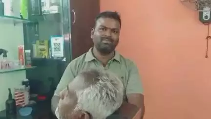 ప్రభుత్వం సబ్సిడీ లోన్లు అందించి ఆదుకోవాలని ప్రభుత్వాన్ని కోరిన పట్టణానికి చెందిన నాయి బ్రాహ్మణుడు #localissue
