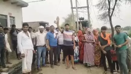 महावन: पानी गांव में एक हफ्ते से फुका पड़ा ट्रांसफार्मर अधिकारी बेखबर नहीं ली शुध, ग्रामीण परेशान #jansamasya
