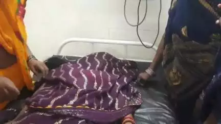 भिंड नगर: मनापुरा के पास अज्ञात वाहन ने बाइक को टक्कर मारी, महिला घायल