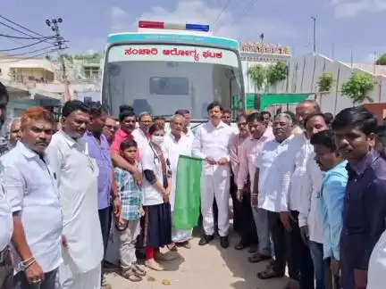 ಶೋರಾಪುರ: ಪಟ್ಟಣದಲ್ಲಿ ಕಾರ್ಮಿಕ ಇಲಾಖೆ ಸಂಚಾರಿ ಆರೋಗ್ಯ ಘಟಕ ಬಸ್‌ಗೆ ಶಾಸಕ ರಾಜಾ ವೇಣುಗೋಪಾಲ್ ನಾಯಕ ಚಾಲನೆ