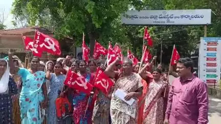 కండిషనర్ అంగన్వాడీ పోస్టులను రెగ్యులర్ చేయాలి : సిఐటియు జాతీయ ఉపాధ్యక్షురాలు జి బేబీరాణి డిమాండ్