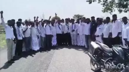ఆలూరు: ఆలూరు లో పెద్ద ఎత్తున వెన్నుపోటు కార్యక్రమానికి పాల్గొన్న వైసిపి నాయకులు
