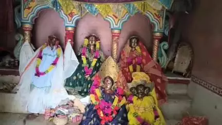 পটাশপুর ২: বামুনদায় মন্দিরের তালা ভেঙে কয়েকলক্ষ টাকার গয়না চুরি,তদন্তে পুলিশ