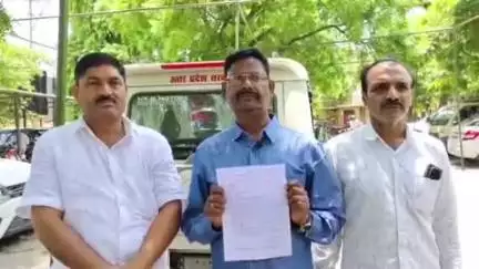 सुल्तानपुर: सुलतानपुर में आईपी सिंह पर कानूनगो द्वारा अवैध वसूली का आरोप, डीएम से की गई शिकायत