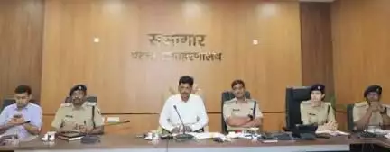 जिलाधिकारी, पटना एवं वरीय पुलिस अधीक्षक, पटना द्वारा बकरीद त्योहार के अवसर पर विधि-व्यवस्था संधारण हेतु अनुमंडलवार तैयारियों की समीक्षा की गई तथा आयोजन समिति के सदस्यों से सुझाव लिया गया।