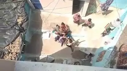 टीकमगढ़: लक्कड़ खाना मोहल्ले में छत से थूकने का विरोध करने पर की गई मारपीट, वीडियो हुआ वायरल