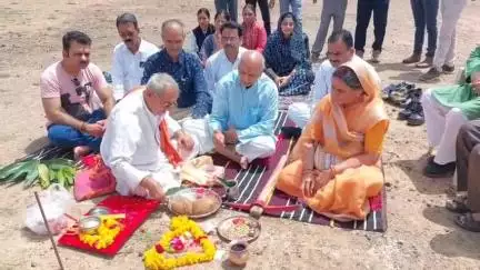 मंदसौर: संजीत रोड स्थित लॉ कॉलेज में ₹1 करोड़ की लागत से बनने वाले कंप्यूटर लैब भवन निर्माण कार्य का नपा अध्यक्ष ने किया भूमिपूजन
