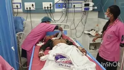 मुंगेर: नजरी गांव में सड़क दुर्घटना में युवक घायल, मुंगेर नेशनल हॉस्पिटल में इलाज जारी