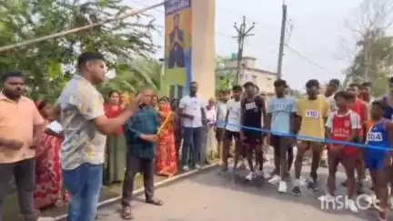 বাসন্তী: ঝড়খালিতে অনুষ্ঠিত হলো সুন্দরবন মেগা ম্যারাথন দৌড় প্রতিযোগিতা