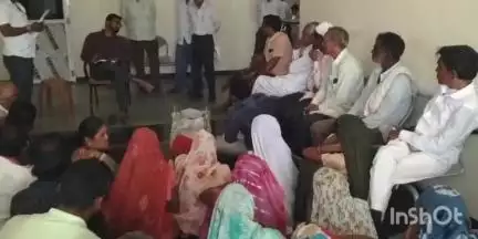 डही: निसरपुर-डही क्षेत्र के डूब प्रभावितों की समस्याओं को लेकर नर्मदा बचाओ आंदोलन ने कुक्षी में SDM को ज्ञापन सौंपा