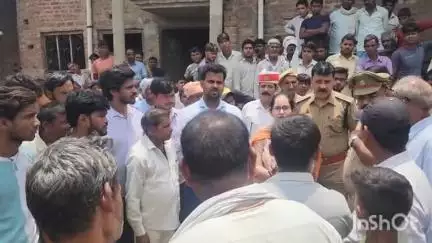 बिसौली: मिठामई गांव में एक युवक की चोरी के शक में पीट-पीटकर हत्या, भारी पुलिस फोर्स की मौजूदगी में कराया गया अंतिम संस्कार