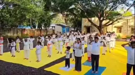 హిందూపురం అగ్నిమాపక శాఖ కార్యాలయం ఆవరణలో యోగాంధ్ర కార్యక్రమం