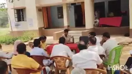 करपी: पुलिस अधीक्षक के निर्देश पर करपी थाना परिसर में बकरीद पर्व को लेकर शांति समिति की बैठक आयोजित