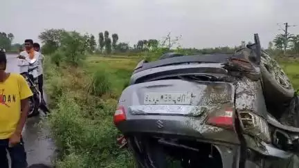 *लखीमपुर : पीओ डूडा अजय कुमार सिंह की मौत*

 सड़क हादसे में पीओ डूडा की मौत
 लखनऊ से लखीमपुर आते समय हादसा
 अनियंत्रित क