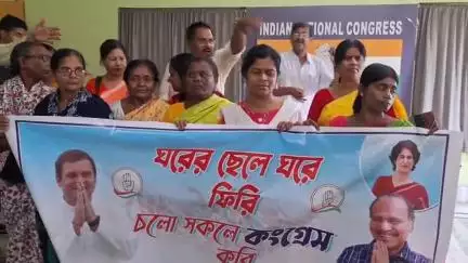বহরমপুর: মুর্শিদাবাদে ফের ভাঙন শাসকদলে, শক্তি বৃদ্ধি কংগ্রেসের, অধীর চৌধুরীর হাত ধরে তৃনমূল ছেড়ে যোগদান কংগ্রেসে