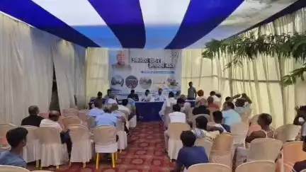 डुमरा: सीतामढ़ी नगर निगम वार्ड 43 में 'आपकी शहर आपकी बात' कार्यक्रम आयोजित, मौके पर मामलों का निपटारा