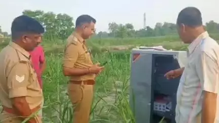 कसिया: सोहसा मठिया चौराहे पर दो आभूषण की दुकानों में भयंकर चोरी, खेत में मिली तिजोरी, लोगों में दहशत