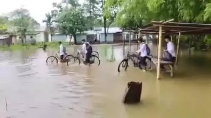 উত্তৰ লক্ষীমপুৰ: ডিজুত ৰঙানদীৰ বাঢ়নি পানীৰ কৱলত ডিজু চাহ জনজাতি উচ্চ মাধ্যমিক বিদ্যালয়