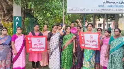 తణుకు: ఎన్ఎఫ్ఎడబ్ల్యు 70 వ వ్యవస్థాపక దినోత్సవం, పాల్గొన్న ఏపీ మహిళా సమాఖ్య జిల్లా ప్రధాన కార్యదర్శి సికిలే పుష్పకుమారి