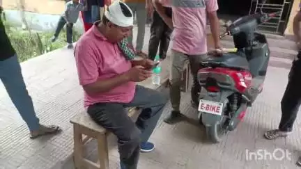 বারাসাত ১: সম্পত্তিগত বিবাদ নিয়ে ISF ও তৃণমূলের গন্ডগোল মাথা ফাটল উভয়ের
