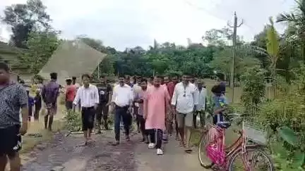 হাইলাকান্দি: গাগলাছড়া কাটলটিলা এলাকায় বন্যার্তদের খোঁজ নিলেন সাংসদ কৃপানাথ মাল্লাহ