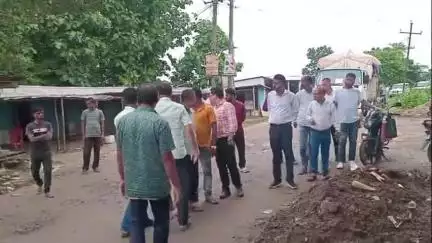কৈলাশহর: কৈলাসহর টিলাগাও গ্রাম পঞ্চায়েতের অধীনে থাকা রাস্তার ড্রেনগুলি পরিদর্শন করেন SDM