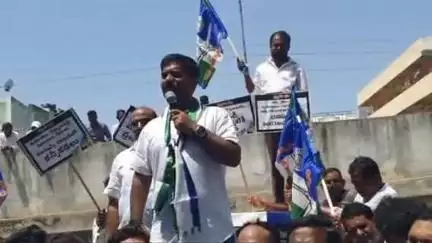సీజ్ ది షిప్ - సీజ్ ది థియేటర్ అంటూ డిప్యూటీ సీఎం పవన్ కళ్యాణ్ పై ధర్మవరం మాజీ ఎమ్మెల్యే కేతిరెడ్డి పంచులు.