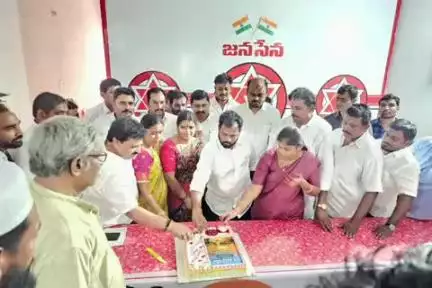 కూటమి ప్రభుత్వం ఏర్పడి సంవత్సరం పూర్తి – రైల్వే కోడూరులో అంబరాన్ని అంటిన వేడుకలు