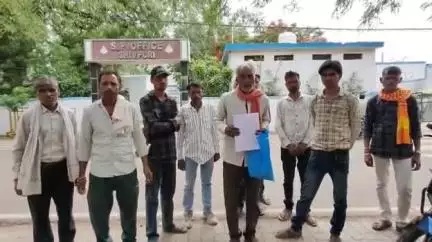 शिवपुरी नगर: बैराड़ क्षेत्र में बस में फांसी में लटके मिले ड्राइवर के शव के मामले में परिजनों ने लगाए हत्या के आरोप, SP से की शिकायत