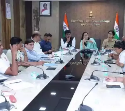 अलिबाग: आपदा मित्रांना सक्षम व प्रभावी बनवण्यासाठी आवश्यक ती सर्व संसाधने उपलब्ध करून द्या: मंत्री अदिती तटकरे