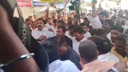மயிலாப்பூர்: அதிமுக தலைமை அலுவலகத்தில் எம்எல்ஏக்கள் கூட்டம் - எடப்பாடி பழனிச்சாமி பங்கேற்பு