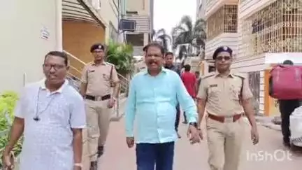 পুরুলিয়া ২: দেশবন্ধু রোড এলাকার বিভিন্ন বহুতল আবাসনগুলির ফায়ার সার্ভিস পরিদর্শন করলেন পৌরপ্রধান ও ফায়ার সার্ভিসের আধিকারিকরা