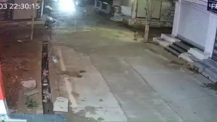 हनुमानगढ़: जिला मुख्यालय पर आवारा युवकों ने रात के अंधेरे में सड़कों पर खुलेआम गुंडागर्दी की