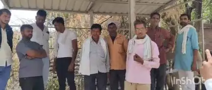 उरई: ग्राम खरका में 4 भैंस खोने पर कक्षा 8 के छात्र ने फांसी लगाकर की आत्महत्या, मेडिकल कॉलेज में हुआ पोस्टमार्टम