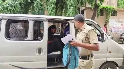 কৃষ্ণনগর ১: এক বাংলাদেশীকে গ্রেপ্তার করলো কৃষ্ণগঞ্জ থানার পুলিশ, পেশ করা হয় কৃষ্ণনগর জেলা আদালতে